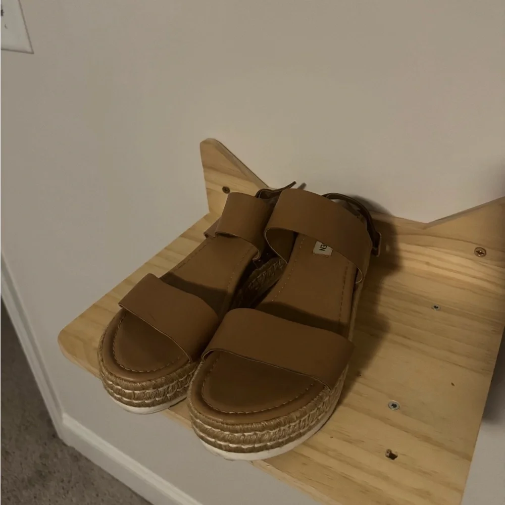 Steve Madden Platform Sandals - Picture 4 of 7